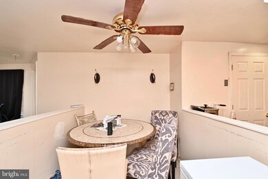 4303 Pembrook Village Dr unit 15, Alexandria, VA 22309 - photo 6