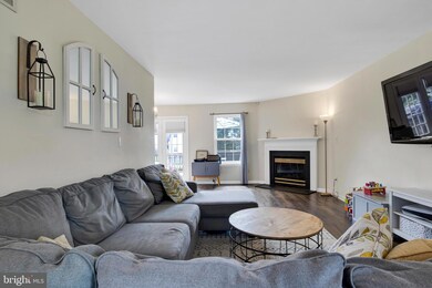 266 E Flagstone Dr, Newark, DE 19702 - photo 4