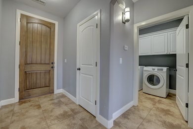 5-1169 W 275 N, Hurricane