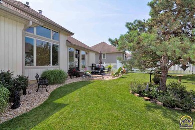 4023 SW Wanamaker Rd, Topeka, KS 66610 - photo 3