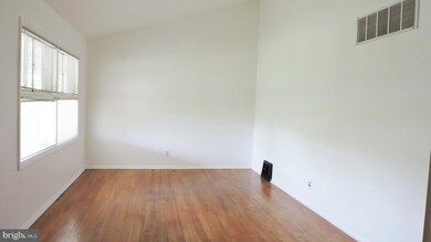 712 Holly Ln, Mount Holly, NJ 08060 - photo 3