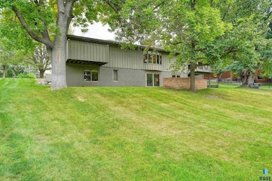 1609 E Edgewood Rd, Sioux Falls, SD 57103 - photo 5