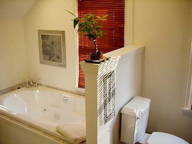 65 Evergreen St unit 2, Providence, RI 02906 - photo 5