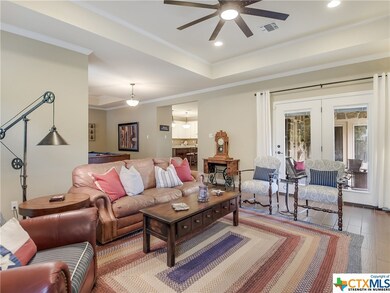 2242 Gruene Lake Dr, New Braunfels, TX 78130 - photo 4