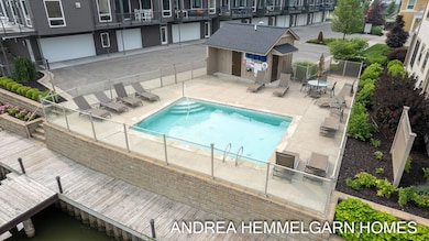 14-web-or-mls-532 W 16th St, Holland-11