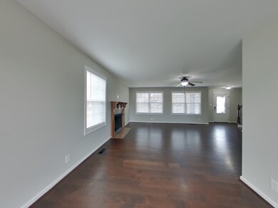 1073 Castlerock Dr, Clarksville, TN 37042 - photo 4