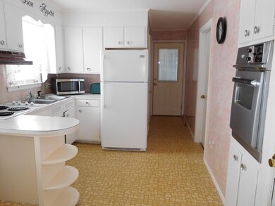 11 Jenkins St, Lewiston, ME 04240 - photo 2