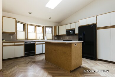 2220 N Thrush_10