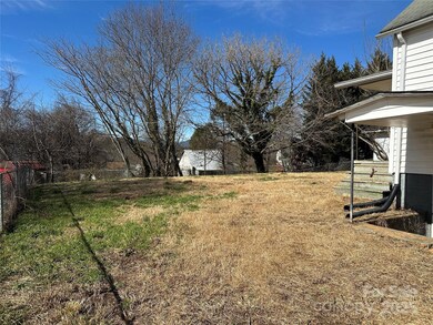 47 Main St, Marion, NC 28752 - photo 4