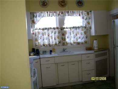 1046 Bullock Ave, Lansdowne, PA 19050 - photo 4