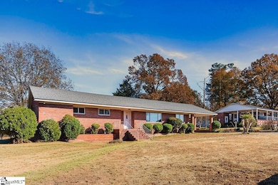 209 Belvue Dr, Union, SC 29379 - photo 2