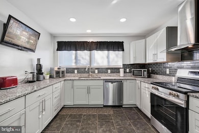 15237 Flintlock Terrace, Woodbridge, VA 22191 - photo 2