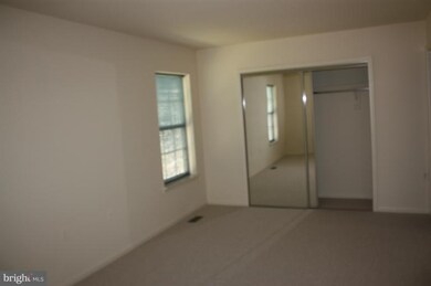 3305 Stone Heather Ct, Herndon, VA 20171 - photo 2