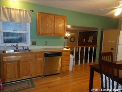 5415 Oakcreek Ln, Louisville, KY 40291 - photo 5