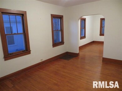 1013 Broadway St, Lincoln, IL 62656 - photo 5