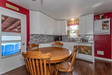 2313 Larchmont Dr, Wickliffe, OH 44092 - photo 3