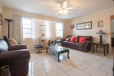 2014 N Tamarind Ave unit 2, West Palm Beach, FL 33407 - photo 2