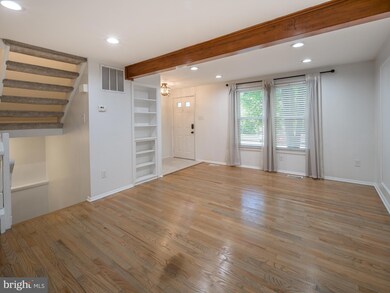 5523 Inverness Woods Ct, Fairfax, VA 22032 - photo 2