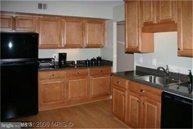 1652 Parkcrest Cir unit 200, Reston, VA 20190 - photo 3