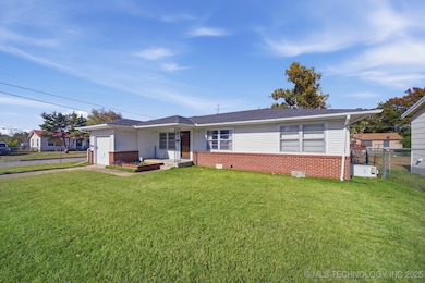 1607 A and M Dr, Okmulgee, OK 74447 - photo 2