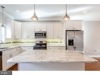 2053 Fernon St, Philadelphia, PA 19145 - photo 3