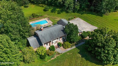 400 Rhonda Ln, Knoxville, TN 37920 - photo 6