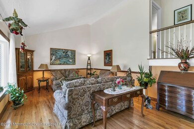 4 Knapp Cir Middletown NJ-large-005-016-