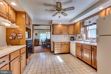 607 Fieldstone Dr, Bunker Hill, WV 25413 - photo 5