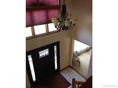 Foyer Beautiful, dramatic 2 story foyer