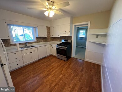 410 W Wayne Ave unit 1, Wayne, PA 19087 - photo 5