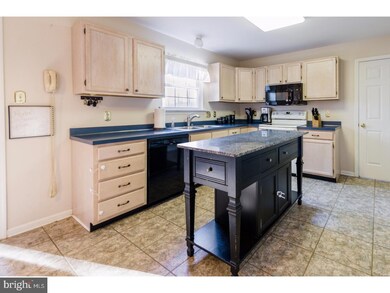 221 E Flagstone Dr, Newark, DE 19702 - photo 3