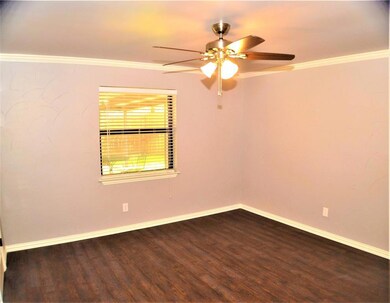 1724 Post Oak Dr, Bedford, TX 76021 - photo 7