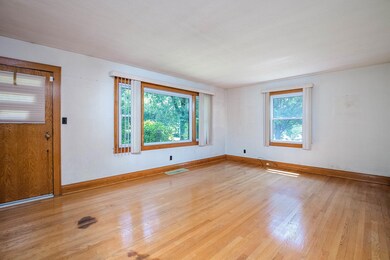 2304 Abbott Dr, Johnson City, TN 37601 - photo 4