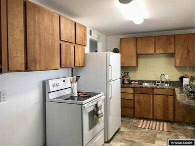 1327 Sheridan Dr unit Cody or Desmet, Casper, WY 82604 - photo 5