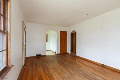 4018 40th St, Des Moines, IA 50310 - photo 5
