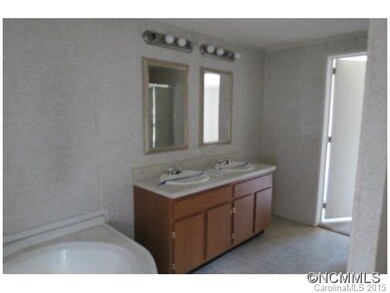 792 Starnes Cove Rd, Asheville, NC 28806 - photo 5