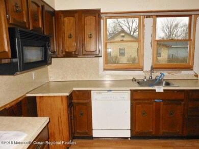 352-513149 - Kitchen - another angle 2