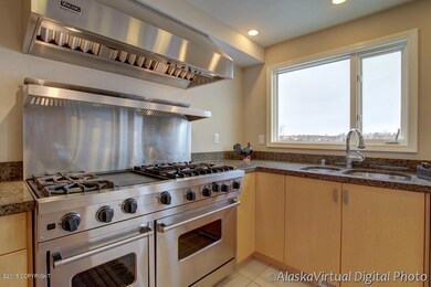 Professional Viking range w/2 ovens
