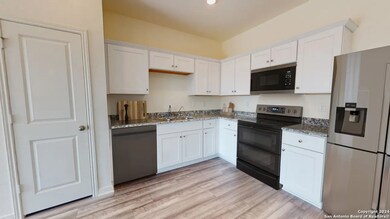 10525 Tufted Ct, Adkins, TX 78101 - photo 4