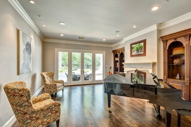 251 Piney Point Rd, Houston, TX 77024 - photo 6