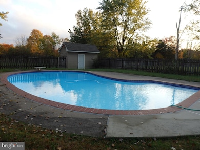 4036 E Campbell Rd, Pennsburg, PA 18073 - photo 4