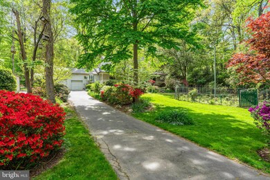 8913 Glenbrook Rd, Fairfax, VA 22031 - photo 2