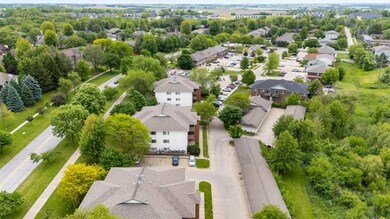 141 S Scott Blvd, Iowa City, IA 52245 - photo 6