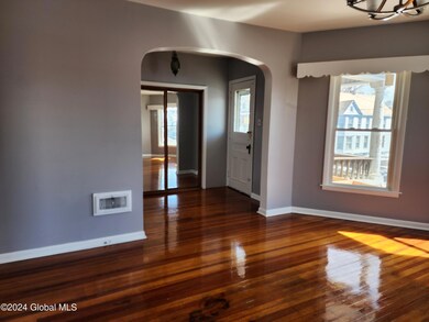 27 Mc Clellan St unit 2nd Fl, Schenectady, NY 12304 - photo 3