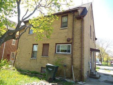 639 N Martin Ave, Waukegan, IL 60085 - photo 3