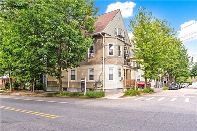 4 Poplar St unit 3, Providence, RI 02906 - photo 3