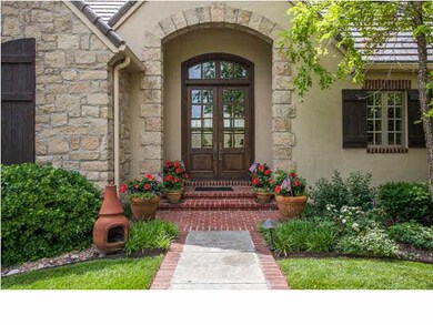 BEAUTIFUL ENTRY W/BEAUTIFUL CUSTOM DOUBLE DOOR ENT