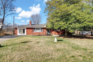 601 Hausfeldt Ln, New Albany, IN 47150 - photo 2