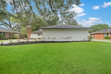 5123 Willowbend Blvd, Houston, TX 77035 - photo 2