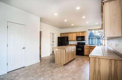 61280 Bronze Meadow Ln, Bend, OR 97702 - photo 6